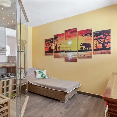 Luxury Villa Bellagio 1-3 Rooms Rented To Adults Only فندق مبيت وإفطار