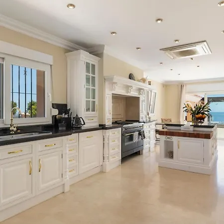 فندق مبيت وإفطار Luxury Villa Bellagio 1-3 Rooms Rented To Adults Only *