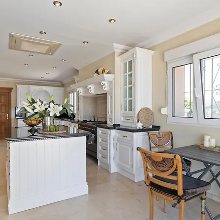 فندق مبيت وإفطار Luxury Villa Bellagio 1-3 Rooms Rented To Adults Only
