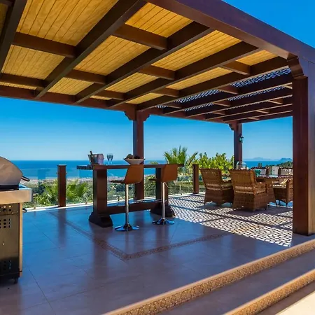 فندق مبيت وإفطار Luxury Villa Bellagio 1-3 Rooms Rented To Adults Only إِستيبونا