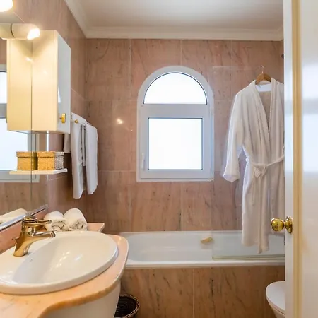 Luxury Villa Bellagio 1-3 Rooms Rented To Adults Only فندق مبيت وإفطار *