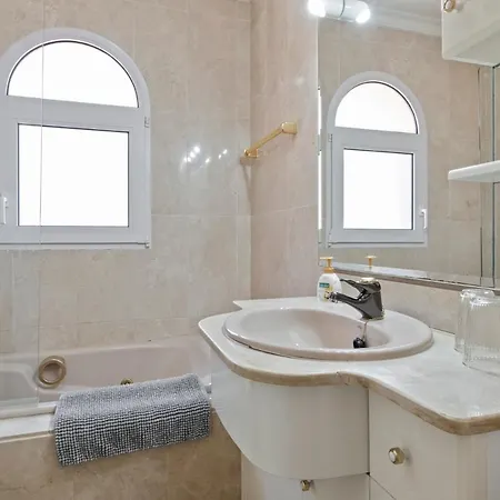 Luxury Villa Bellagio 1-3 Rooms Rented To Adults Only إِستيبونا
